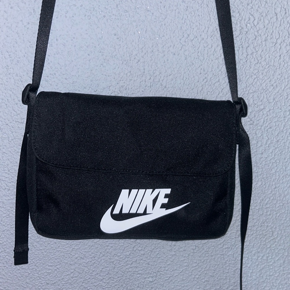 black nike crossbody purse